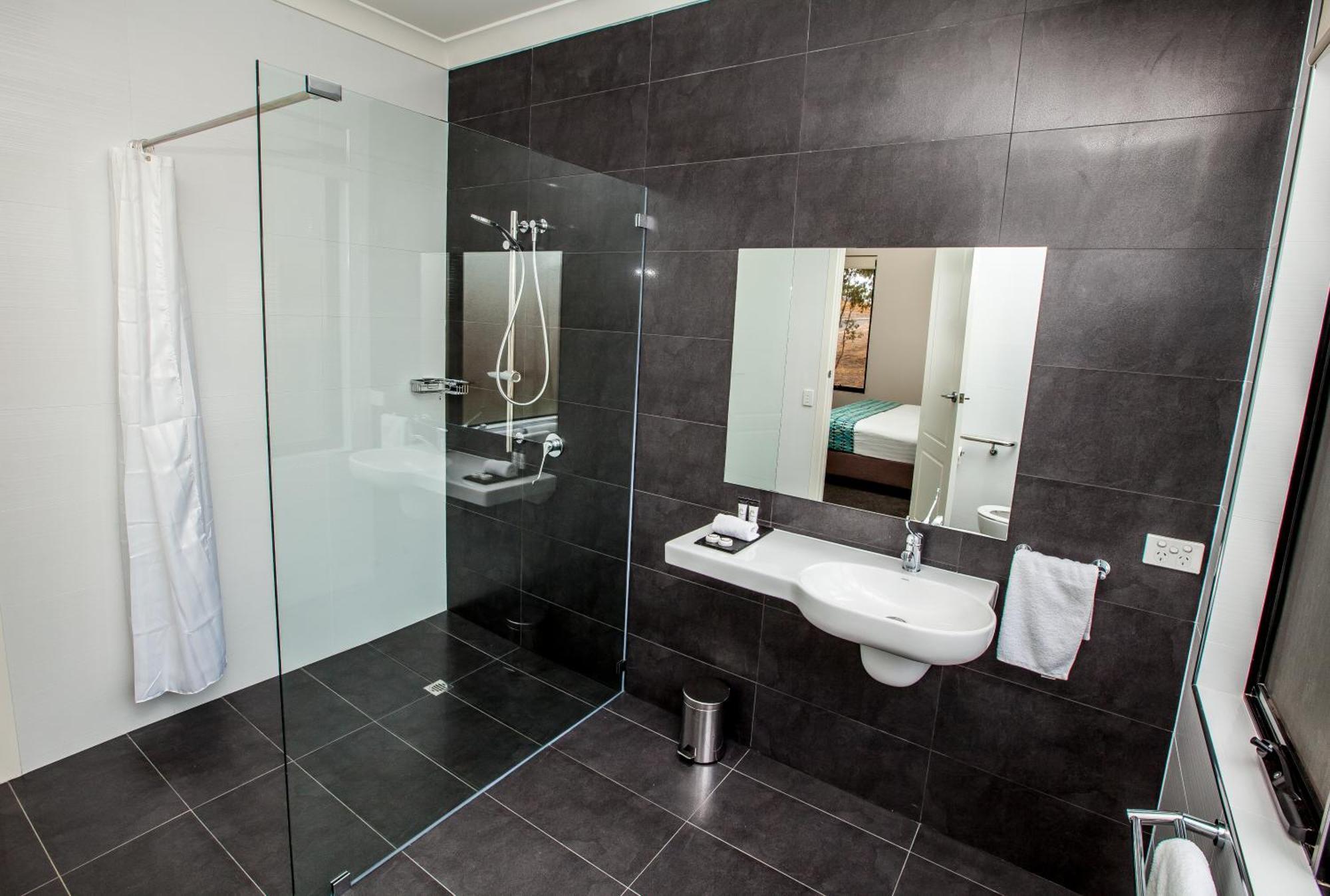 קלייר Neagles Retreat Villas חדר תמונה