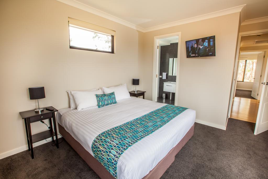 קלייר Neagles Retreat Villas מראה חיצוני תמונה