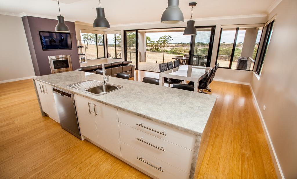 קלייר Neagles Retreat Villas מראה חיצוני תמונה
